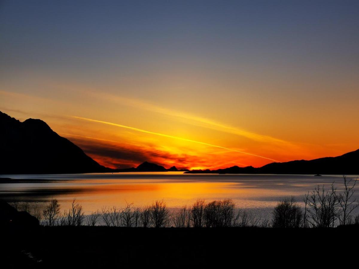 Unique And Charming House At The Foot Of Lofoten'S Highest Mountain Svolvaer Luaran gambar